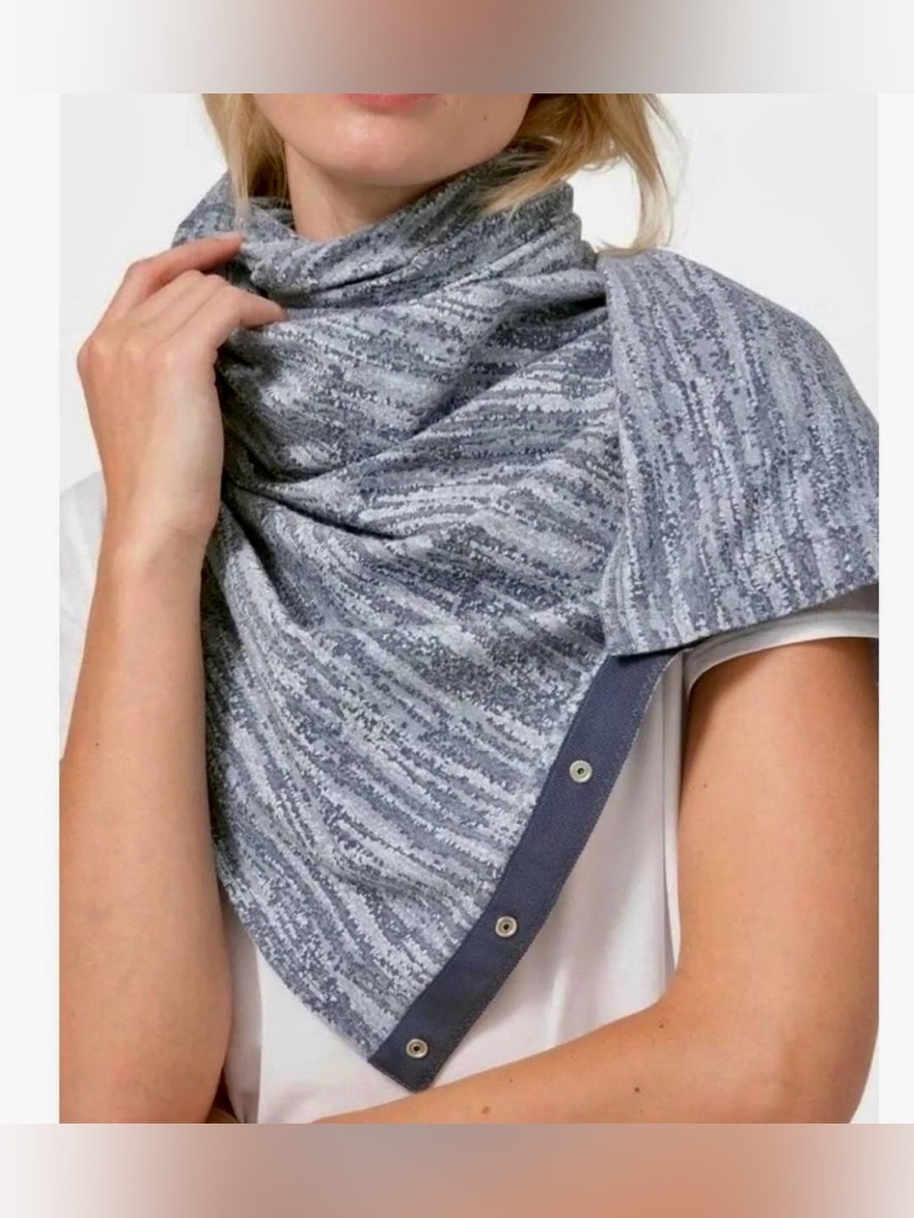 Lululemon Light Gray Textured Knit Scarf with Snap Trim